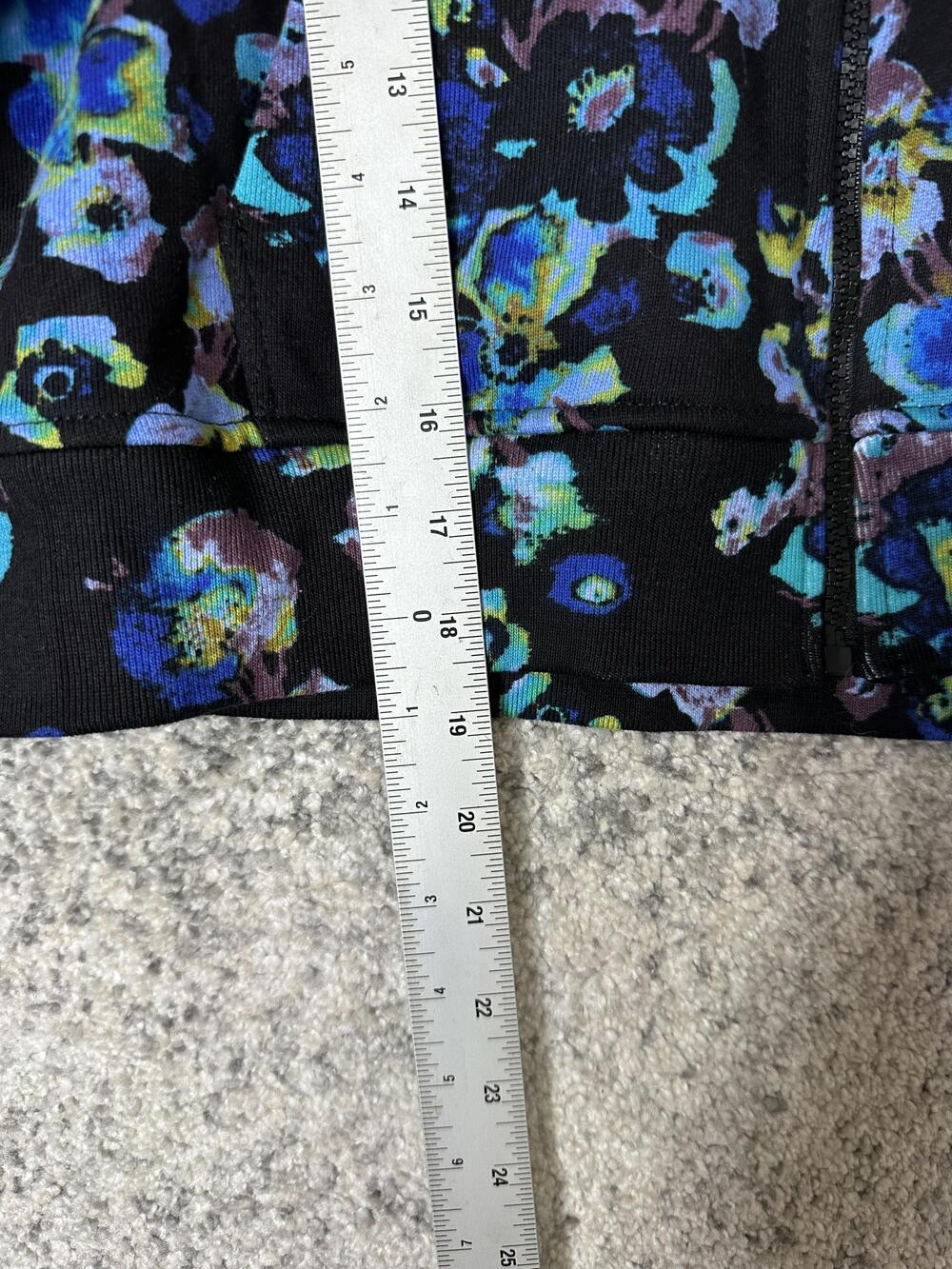 Designers for Democracy Hoodie Womens Medium Floral Harris Walz Our Vote USA